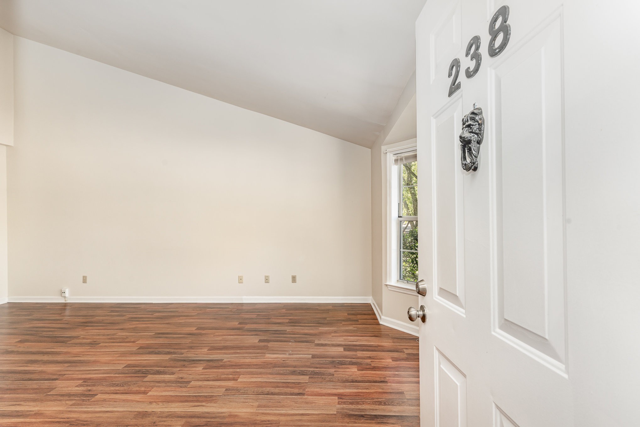 238 Pepper Ridge Circle Antioch, TN 37013 - Photo 4 of 17 Gallery Image 4