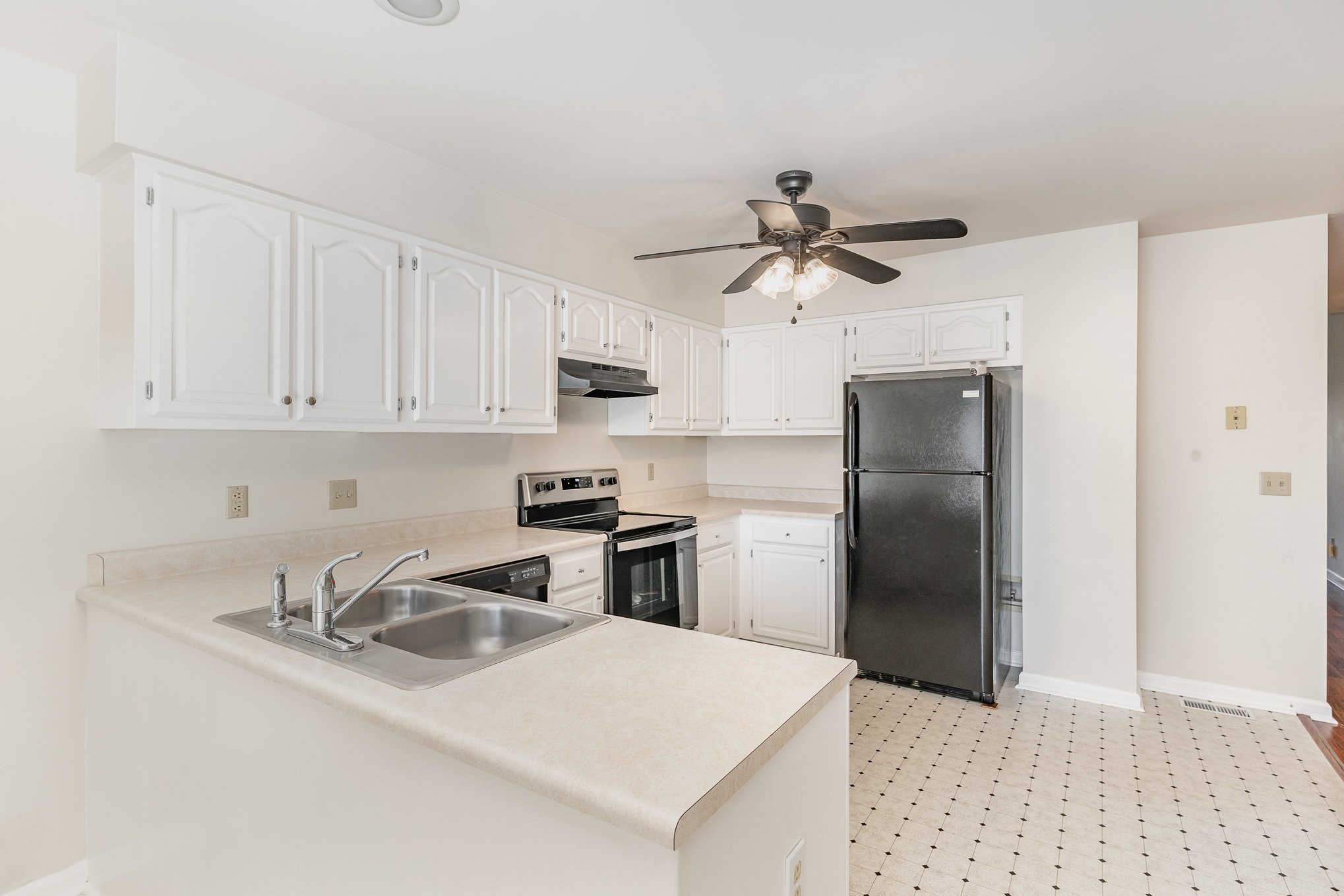 238 Pepper Ridge Circle Antioch, TN 37013 - Photo 7 of 17 Gallery Image 7
