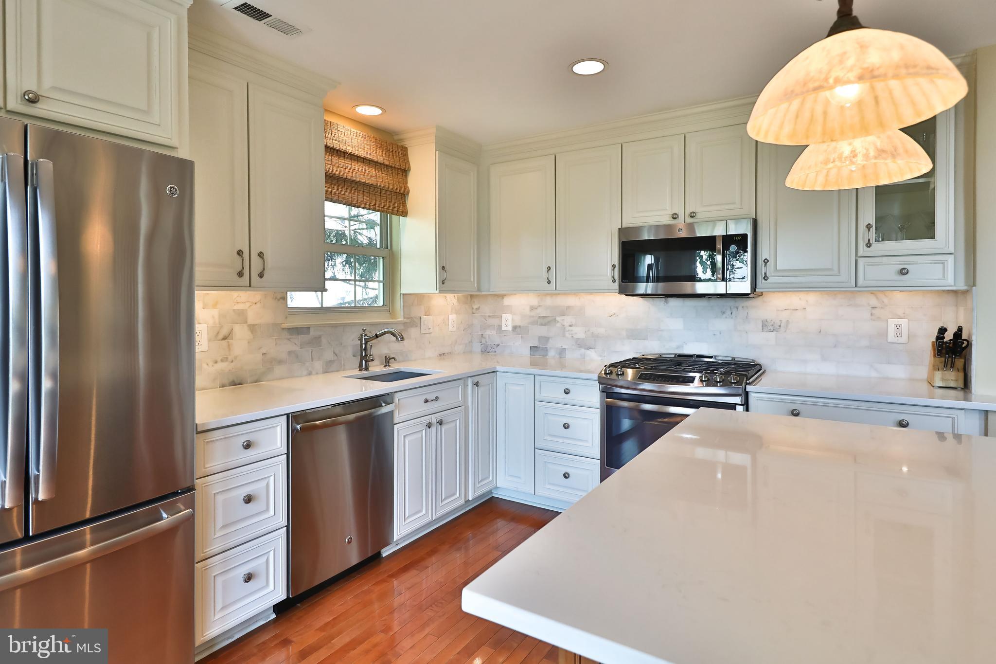 143 Timothy Circle Wayne, PA 19087 - Photo 11 of 35 Center Island w/ Quartzite