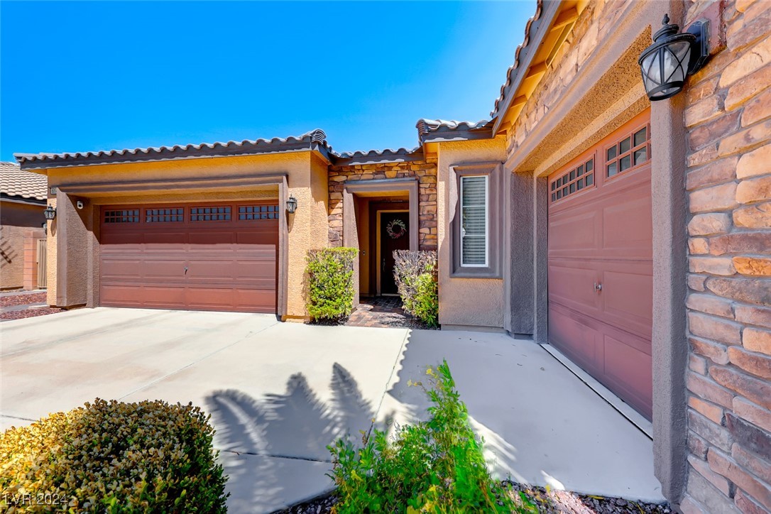 6148 Burleson Ranch Road Las Vegas, NV 89131 - Photo 3 of 42