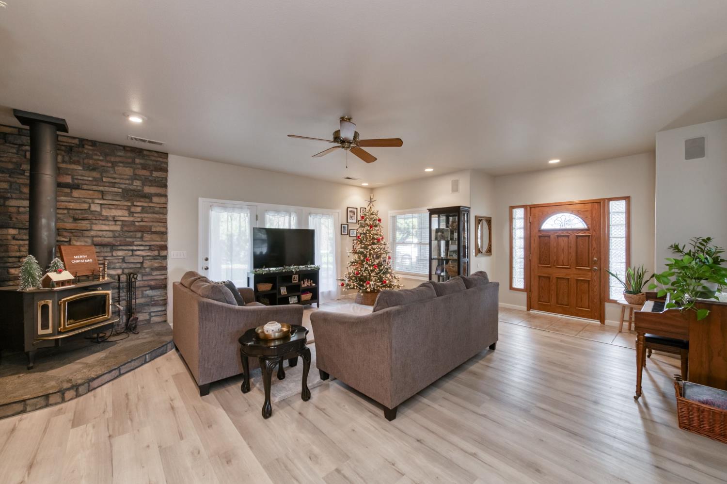 10477 South Henderson Road Fresno, CA 93706 - Photo 11 of 40