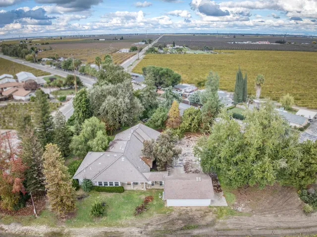 $725,000 | 10477 South Henderson Road, Fresno, CA 93706