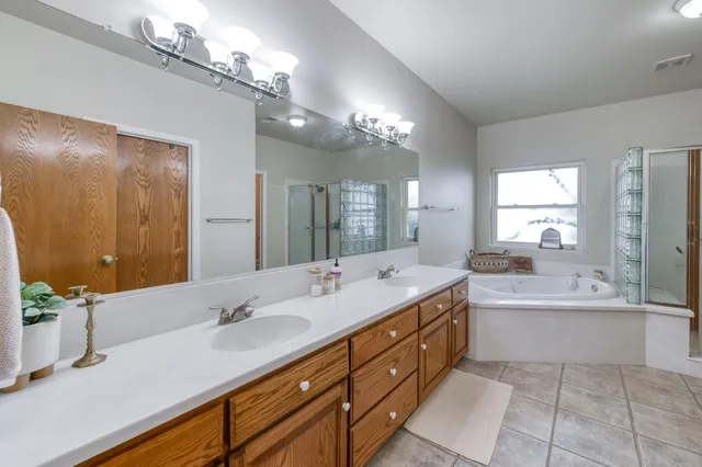 $725,000 | 10477 South Henderson Road, Fresno, CA 93706