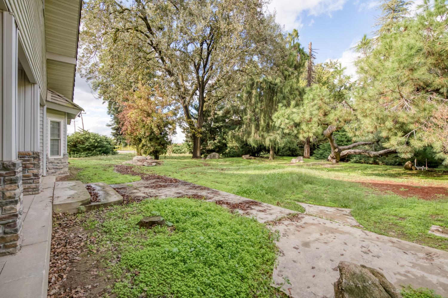 10477 South Henderson Road Fresno, CA 93706 - Photo 33 of 40