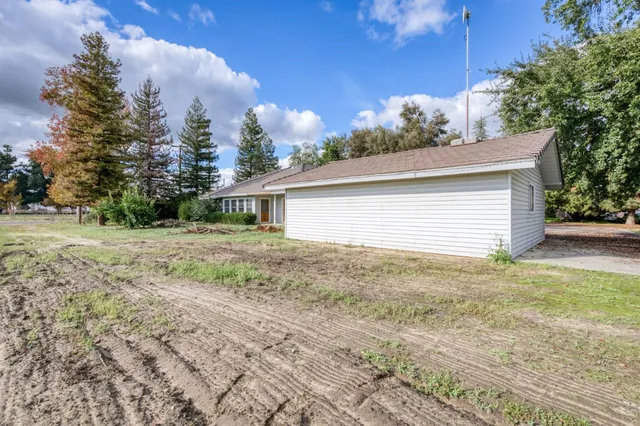 $725,000 | 10477 South Henderson Road, Fresno, CA 93706