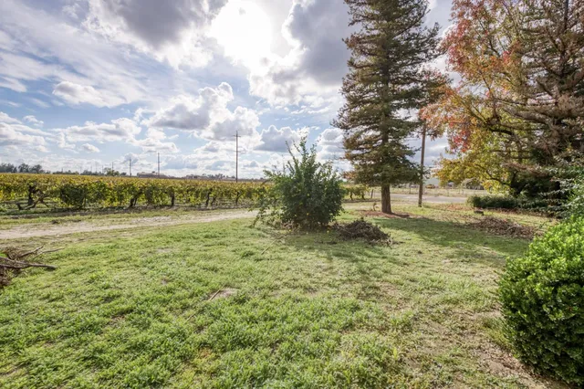 $725,000 | 10477 South Henderson Road, Fresno, CA 93706