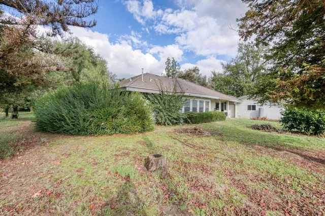 $725,000 | 10477 South Henderson Road, Fresno, CA 93706