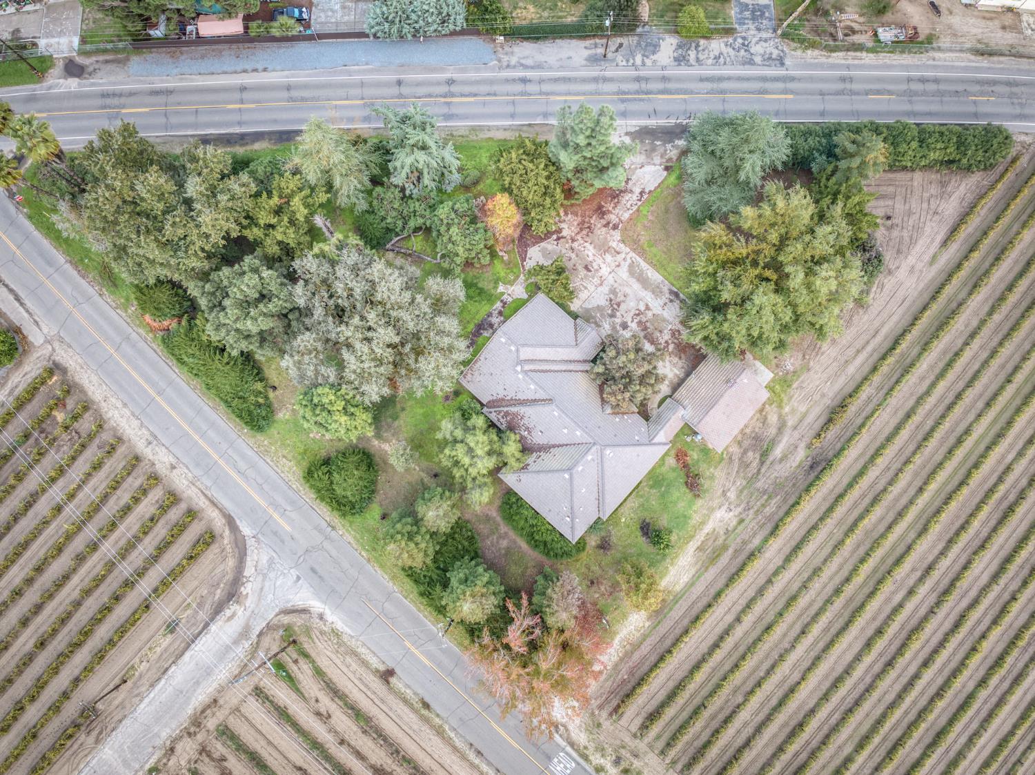 10477 South Henderson Road Fresno, CA 93706 - Photo 4 of 40