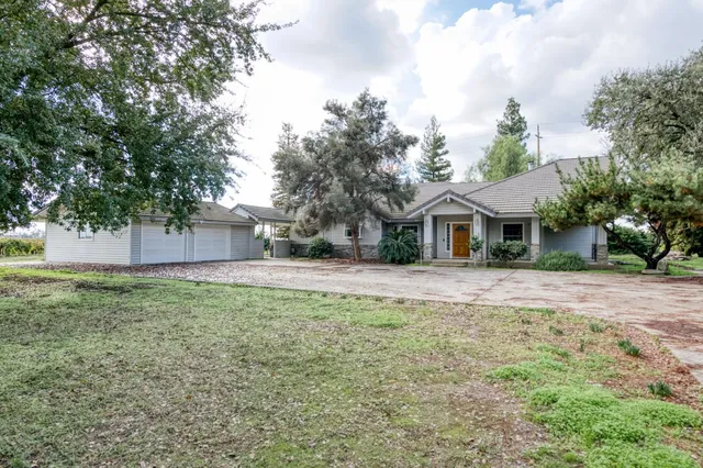 $725,000 | 10477 South Henderson Road, Fresno, CA 93706