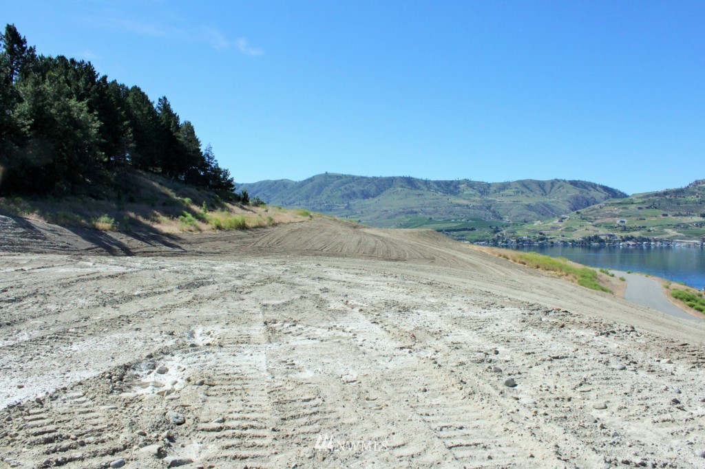 699 Makai Road Manson, WA 98831 - Photo 3 of 6 Gallery Image 3