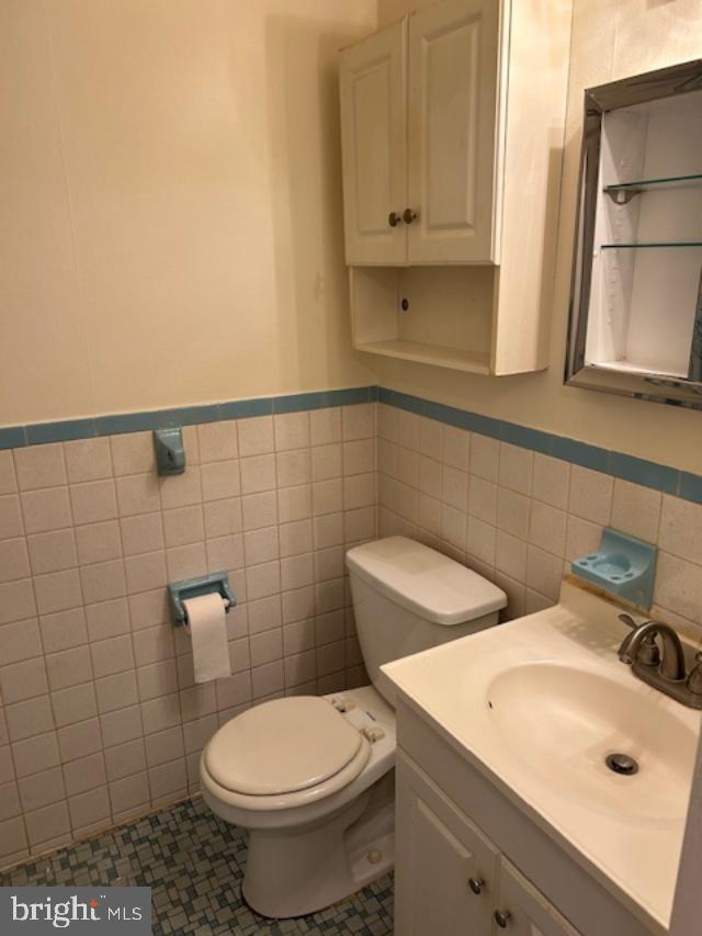 10120 Verree Road Philadelphia, PA 19116 - Photo 10 of 17 a bathroom with a sink and a toilet