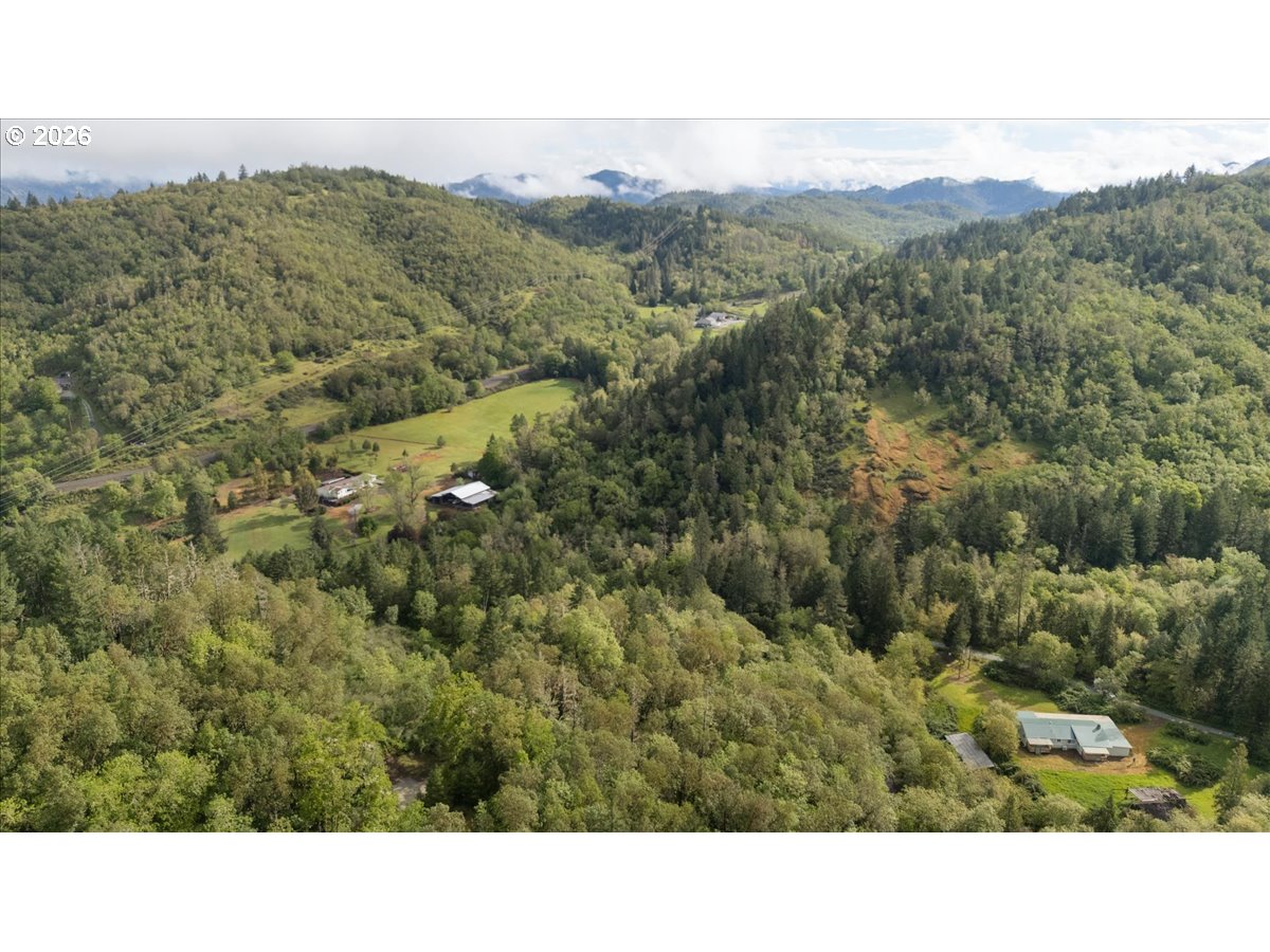 181 Oak Hollow Road Riddle, OR 97469 - Photo 26 of 27