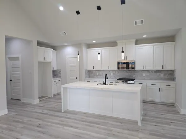 $2,695 | 1609 Sharon Street, Arlington, TX 76010