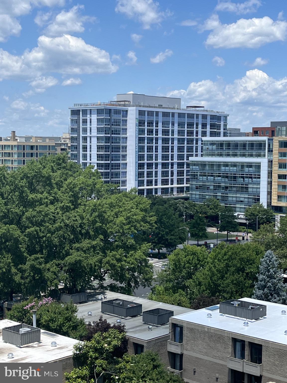 300 M Street Southwest, Unit N801 Washington, DC 20024 - Photo 4 of 12 a view of a city that has tall buildings