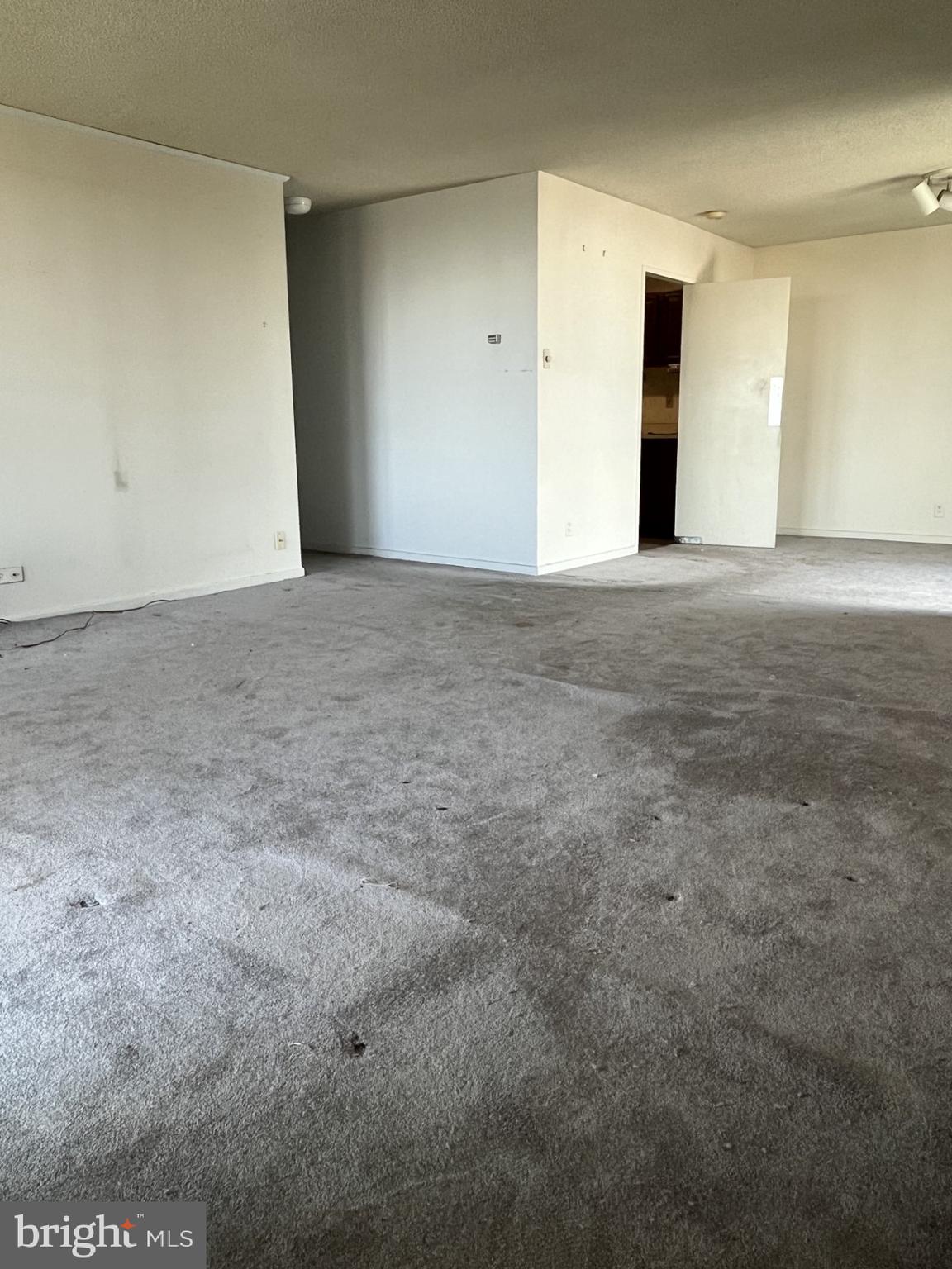 300 M Street Southwest, Unit N801 Washington, DC 20024 - Photo 6 of 12 a view of an empty room