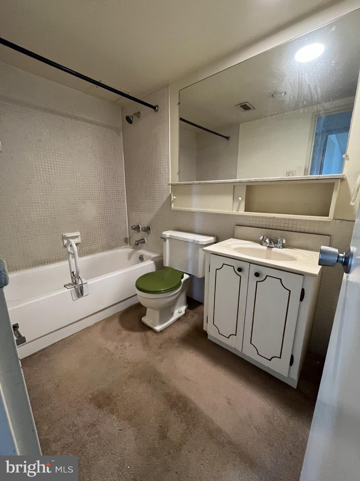 300 M Street Southwest, Unit N801 Washington, DC 20024 - Photo 10 of 12 a bathroom with a sink a toilet and a bathtub