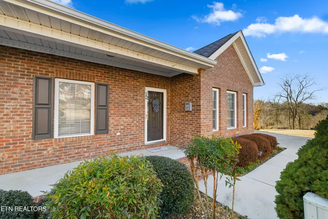 $324,900 | 506 Fairway Drive, Athens, TN 37303