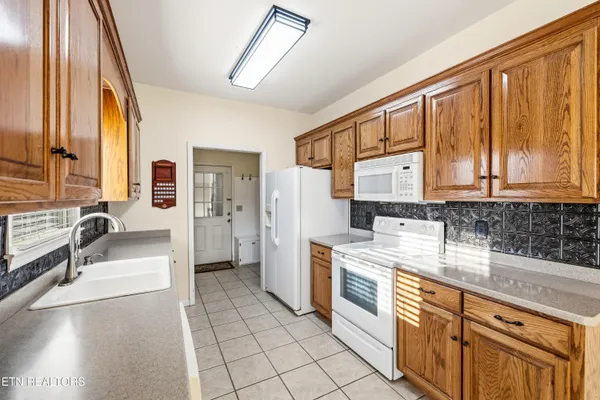 $319,900 | 506 Fairway Drive, Athens, TN 37303