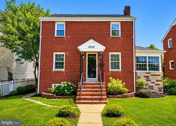 $1,195,000 | 2539 Washington Boulevard, Arlington, VA 22201