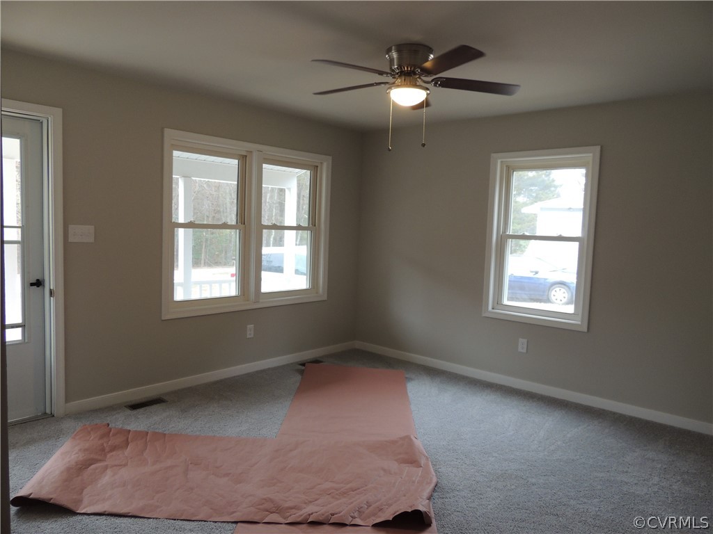 10516 White Oak Road Ford, VA 23850 - Photo 5 of 19 LIVING ROOM