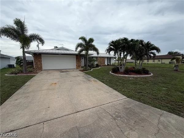 $2,300 | 2121 Southeast 1st Terrace, Cape Coral, FL 33990