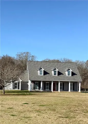 $445,000 | 303 Cypress Hills Drive, Bunkie, LA 71322