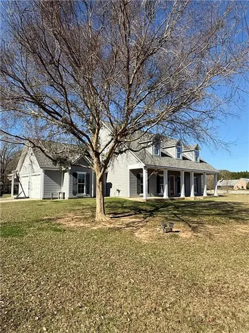 $445,000 | 303 Cypress Hills Drive, Bunkie, LA 71322