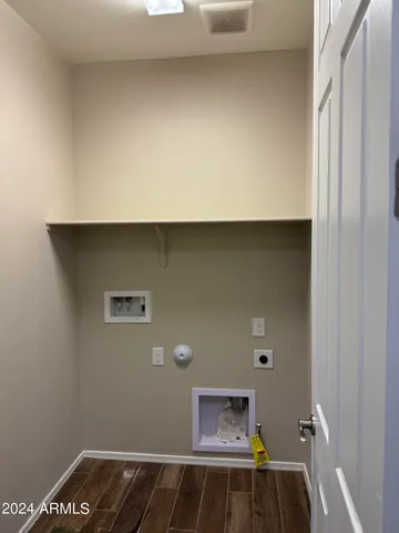 a close view of sink and tap