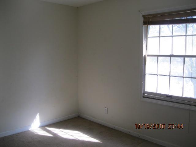 7920 Ridgegate W Drive Indianapolis, IN 46268 - Photo 8 of 10 Gallery Image 8
