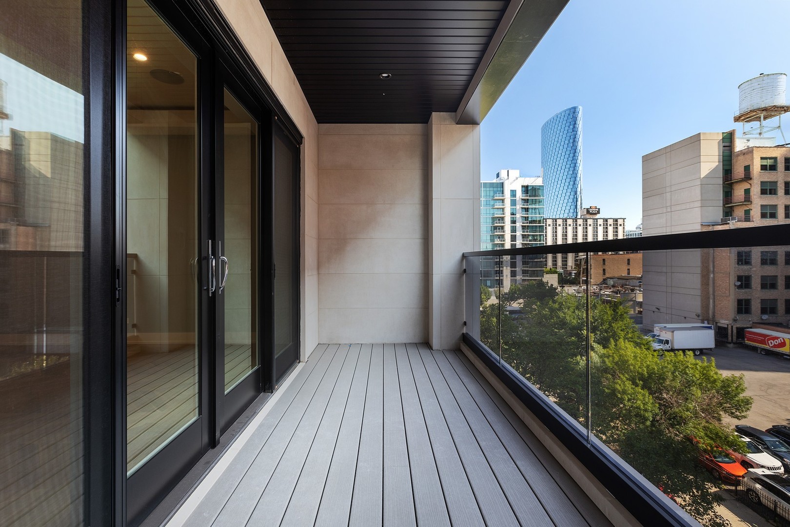 236 South Green Street, Unit 2S Chicago, IL 60607 - Photo 15 of 15 a balcony with seating space