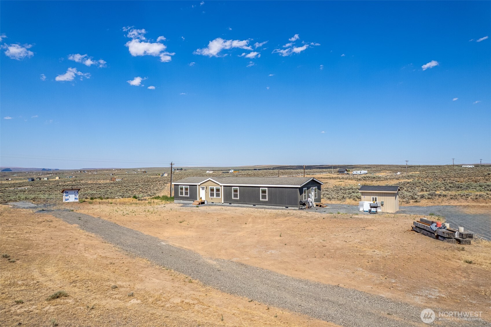 910 Canyon Trail Ephrata, WA 98823 - Photo 2 of 30 a view of a city