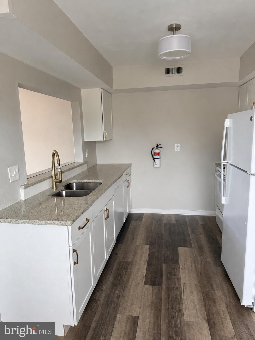 2202 Sandra Road Voorhees, NJ 08043 - Photo 9 of 27