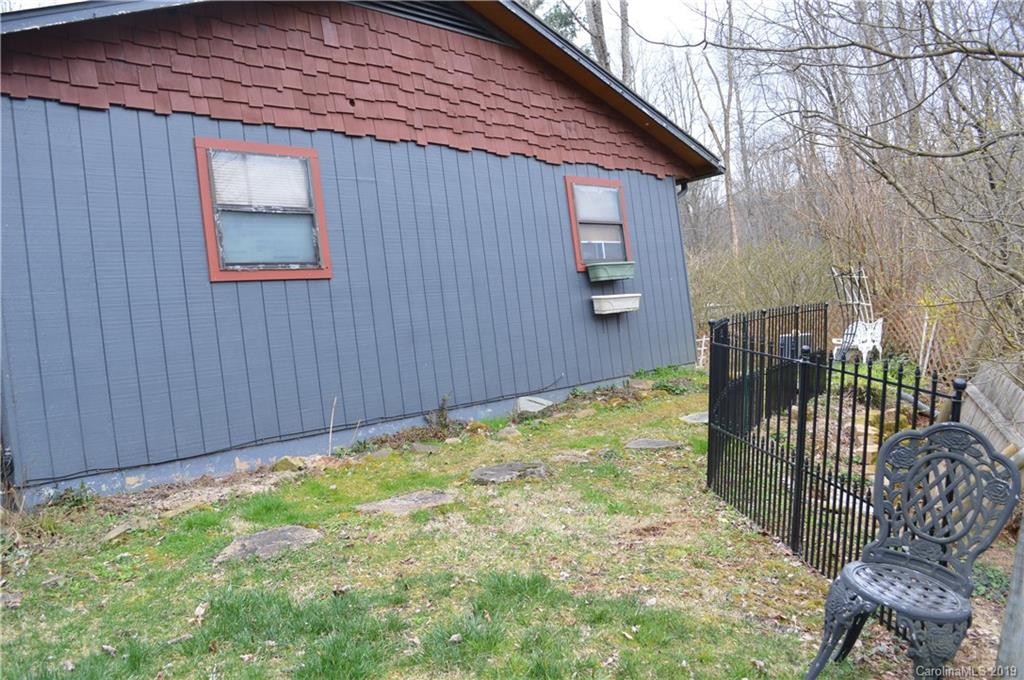 3463 Dark Ridge Road Sylva, NC 28779 - Photo 20 of 36 Gallery Image 20
