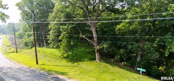 $73,900 | 3041 Zion Oaks Road, Pekin, IL 61554
