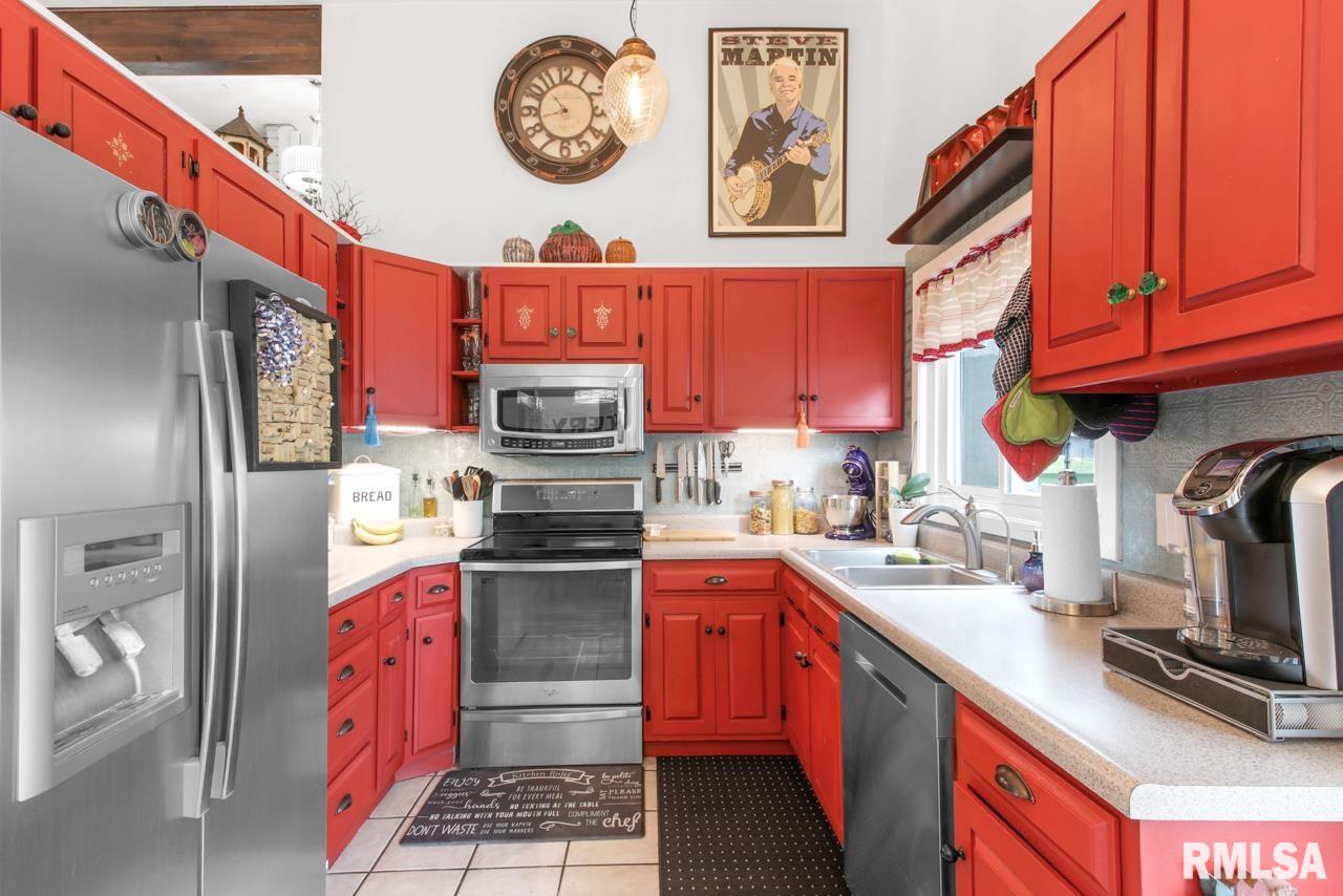 6524 North Post Oak Road Peoria, IL 61615 - Photo 13 of 38 Gallery Image 13