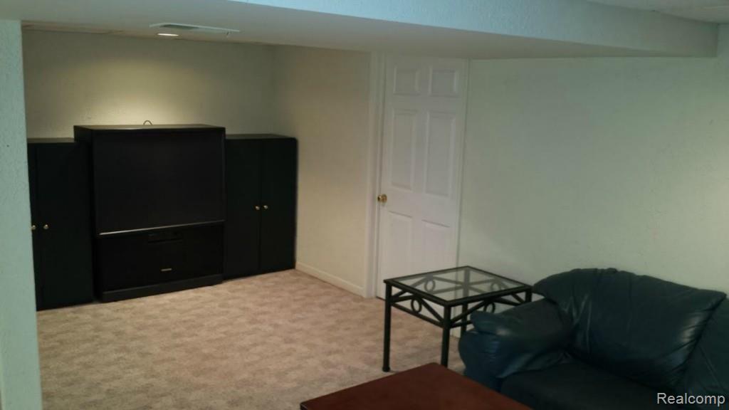 1619 Deerhurst Lane Rochester, MI 48307 - Photo 24 of 33 basement1.jpg