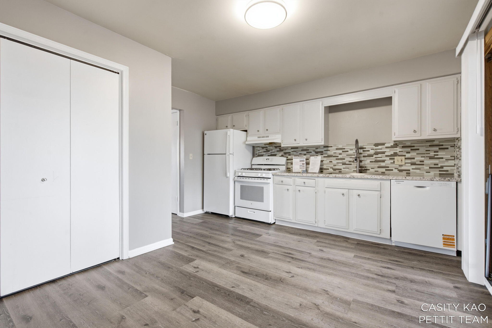 100 43rd Street Southwest Grand Rapids, MI 49548 - Photo 12 of 68 IMG_3438