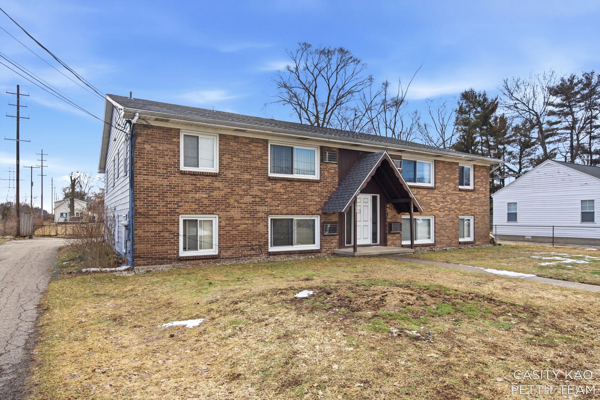 100 43rd Street Southwest Grand Rapids, MI 49548 - Photo 3 of 68 IMG_3432