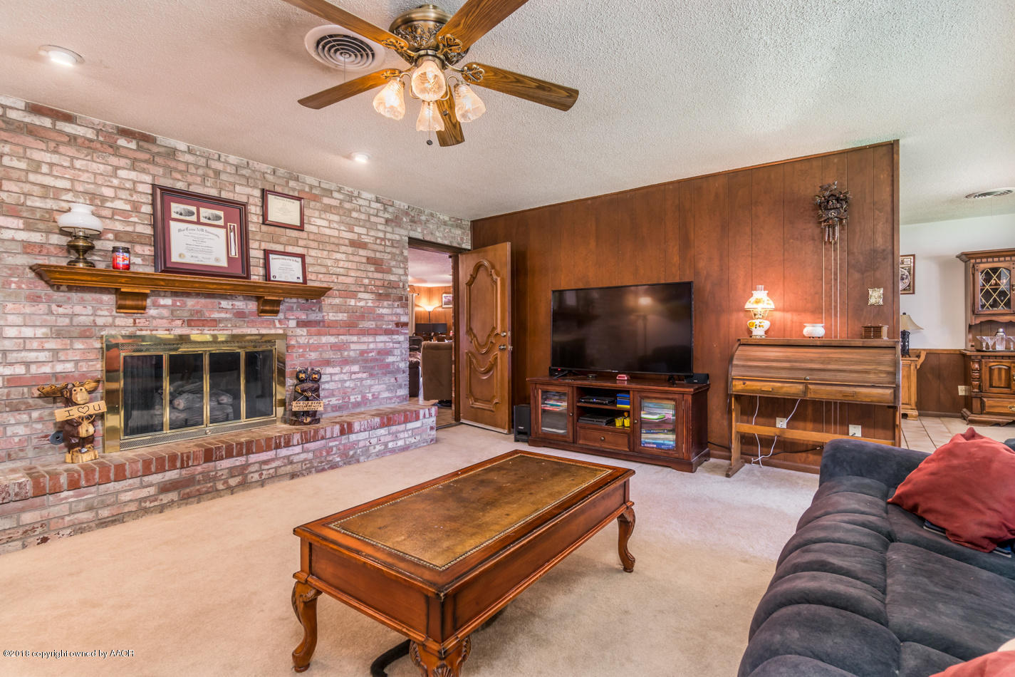 4807 Gary Lane Amarillo, TX 79110 - Photo 5 of 20 Living Room View 3
