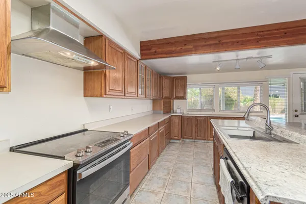 $520,000 | 2300 East Concorda Drive, Tempe, AZ 85282
