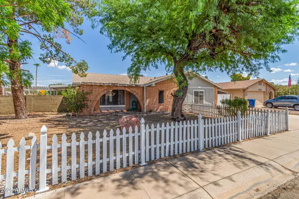 $520,000 | 2300 East Concorda Drive, Tempe, AZ 85282