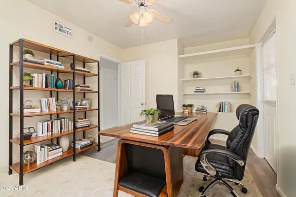 $520,000 | 2300 East Concorda Drive, Tempe, AZ 85282