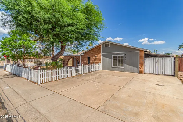 $520,000 | 2300 East Concorda Drive, Tempe, AZ 85282