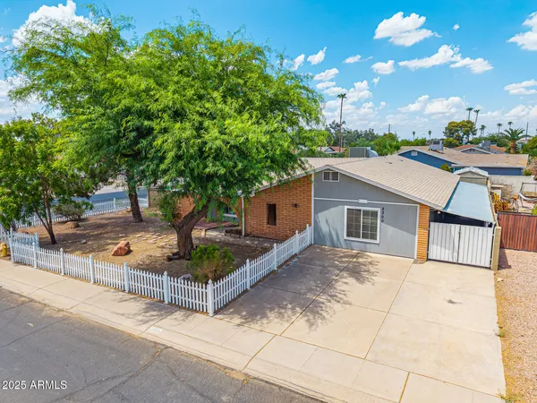 $520,000 | 2300 East Concorda Drive, Tempe, AZ 85282