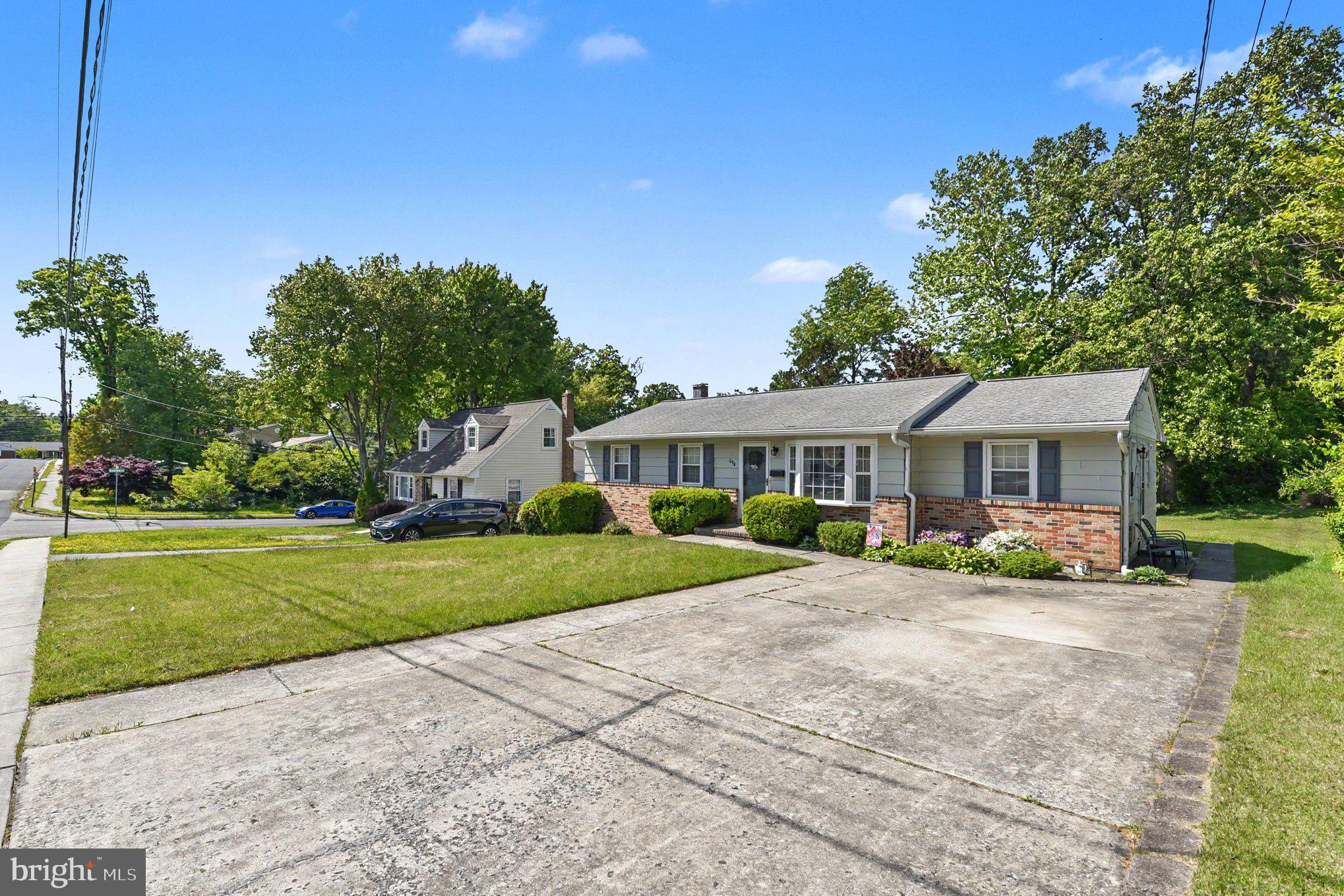 696 West Maple Road Linthicum Heights, MD 21090 - Photo 2 of 18