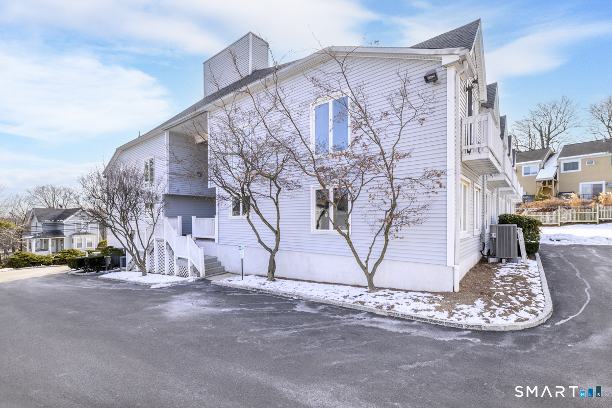 115 Flax Hill Road, Unit 10 Norwalk, CT 06854 - Photo 3 of 21
