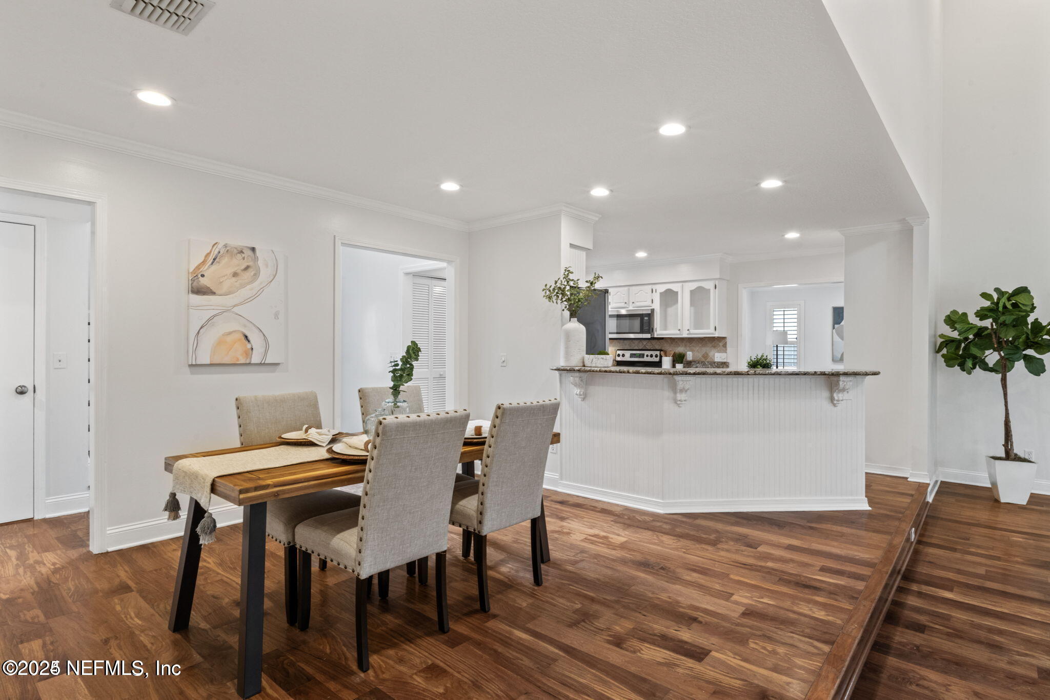 43 Jackson Avenue Ponte Vedra Beach, FL 32082 - Photo 2 of 26 Dining area