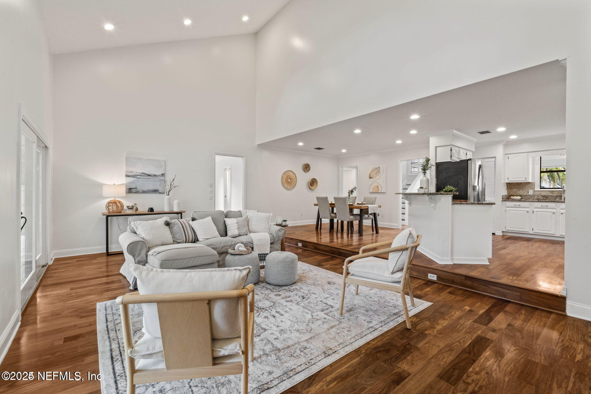 43 Jackson Avenue Ponte Vedra Beach, FL 32082 - Photo 5 of 26 Living area and kitchen