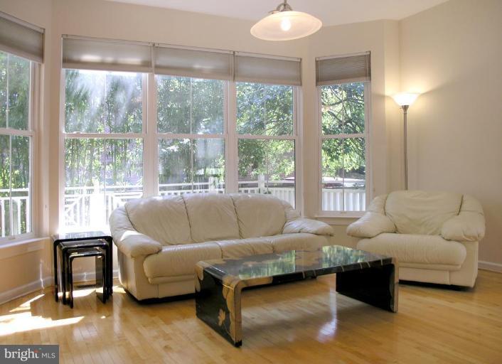 11479 Waterhaven Court Reston, VA 20190 - Photo 14 of 30 Original Family Room configuration