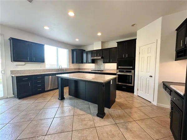 $4,100 | 33564 Blue Water Way, Temecula, CA 92592